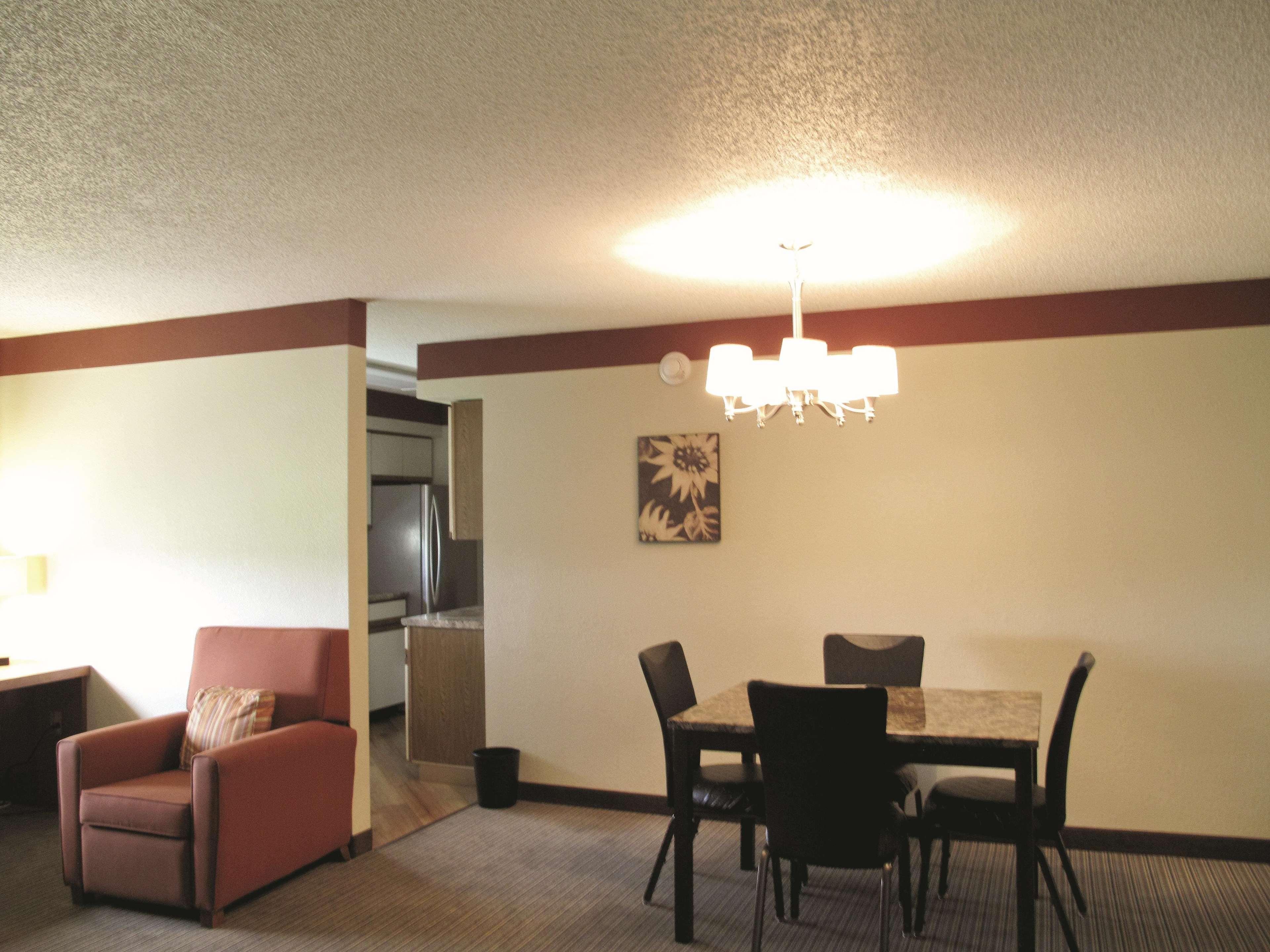 Hotel La Quinta By Wyndham Chicago Tinley Park Exterior foto